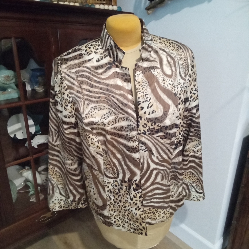 2-$10... Sandra Darren Plus Size 24 Animal Print Blazer. Missing Some Beads